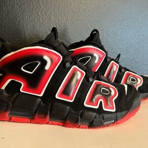 Nike Air More Uptempo
Black White Laser Crimson